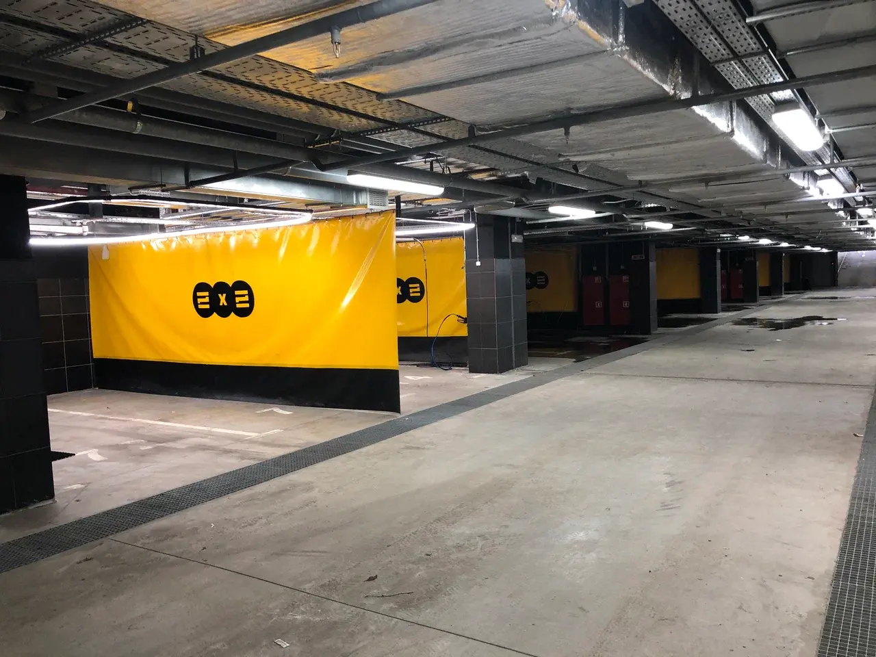 Автомойка 2х2 изнутри — уютная клиентская зона ожидания с кофе и Wi-Fi